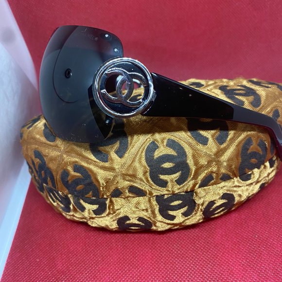 Authentic Chanel Classic Aviator Shield Sunglasses - Picture 6 of 15